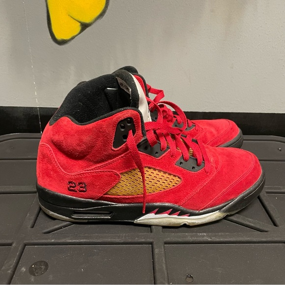 AIR JORDAN 5 RETRO " RAGING BULL" 2009 MEN’S SNEAKER SIZE 11 - Picture 4 of 9